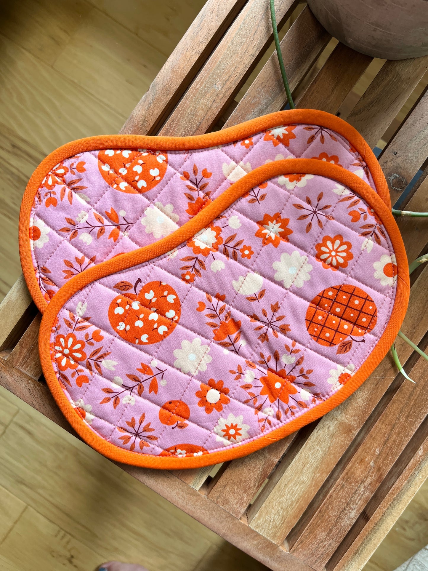 Jelly Bean Hot Pot Holders - Pink/Orange Apple