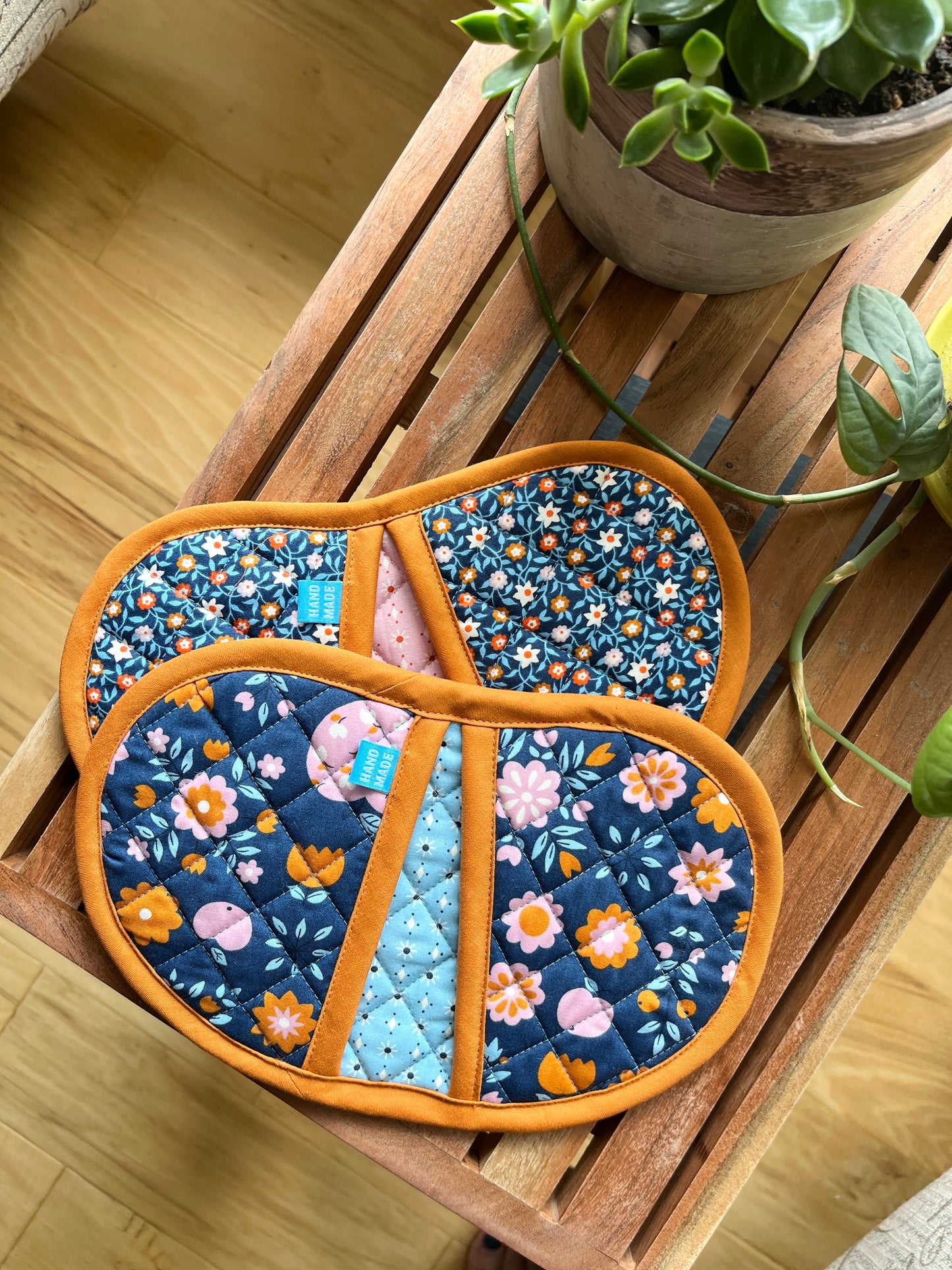 Jelly Bean Hot Pot Holders - MIX SET Navy Floral/Apple